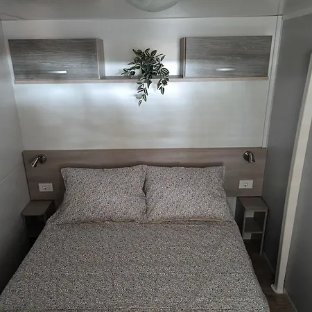 Mobile Borna, * بيوغْغاد نا موغو