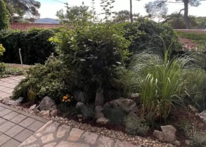 Mobile Borna, Kamp *